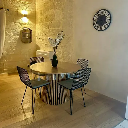 Le Nid De St-marc Apartment *